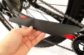 Czarna super mocna folia ochronna pod łańcuch NOSO bike protection