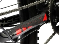 NOSO BIKE PROTECTION. Hybrydowa osłona ramy z żelem absorbującym. Osłona chroni ramę przed uderzeniami łańcucha.